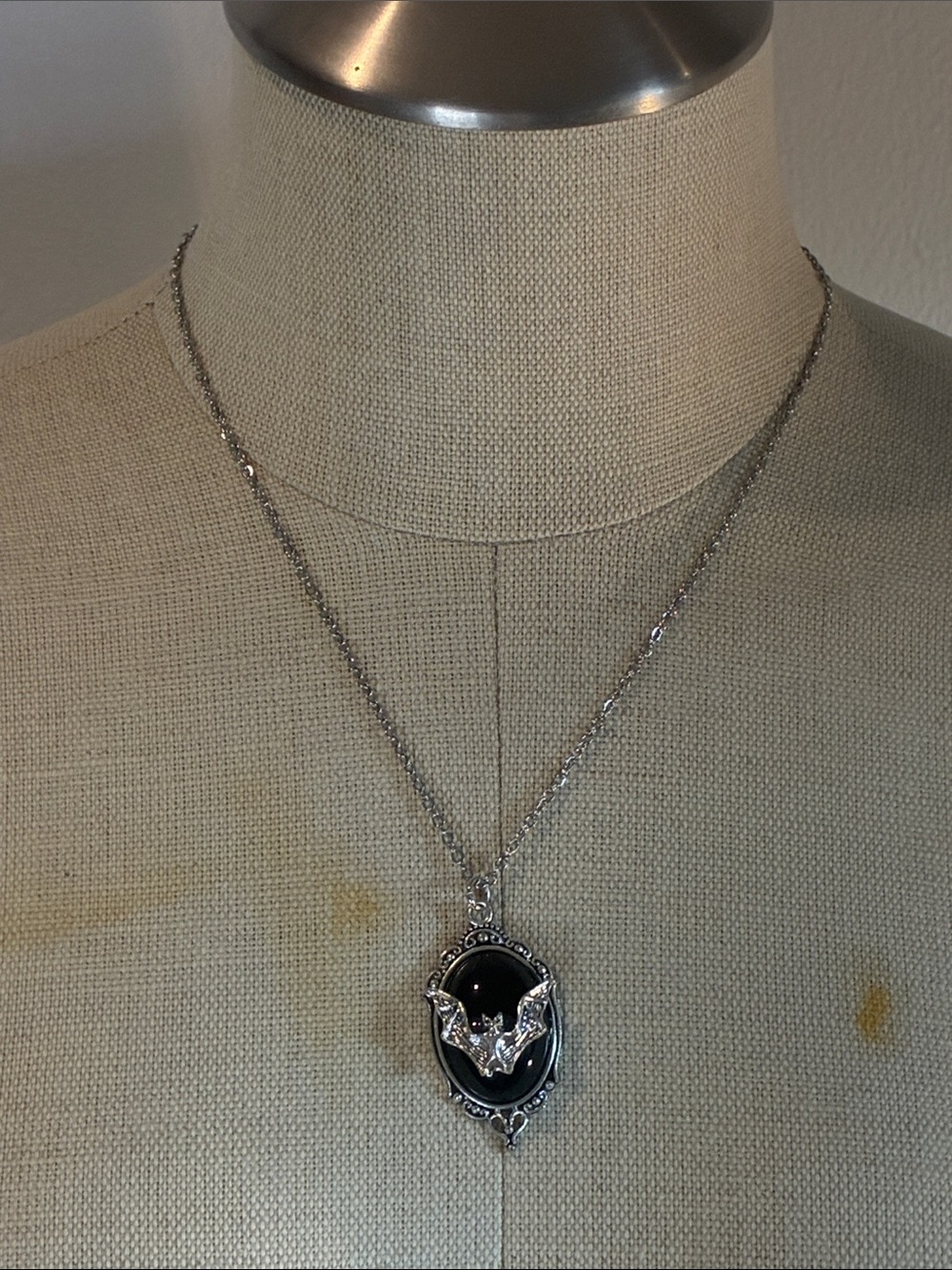 NWT Victorian gothic black bat cameo style pendant necklace in Silvertone witchy
